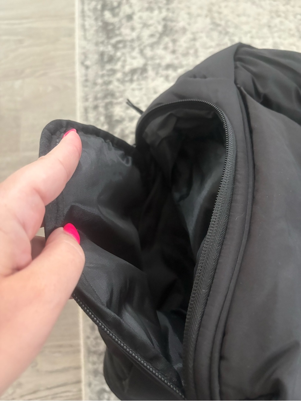 NEW amazing carryon/weekend puffer bag. - Picture 3 of 10